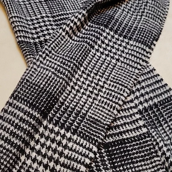 52" Soft Winter Black White Plaid Scarf - Picture 2 of 3